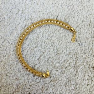 Gold tone metal braid with artificial pearls Bracelet